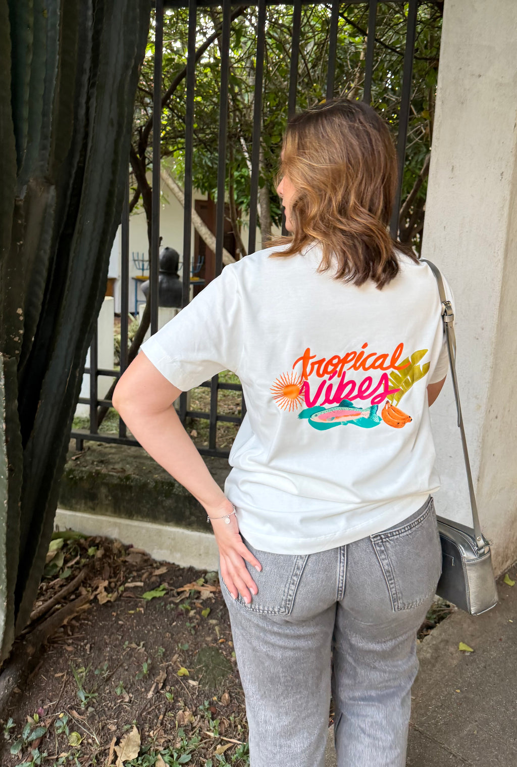 Camiseta Tropical Vibes