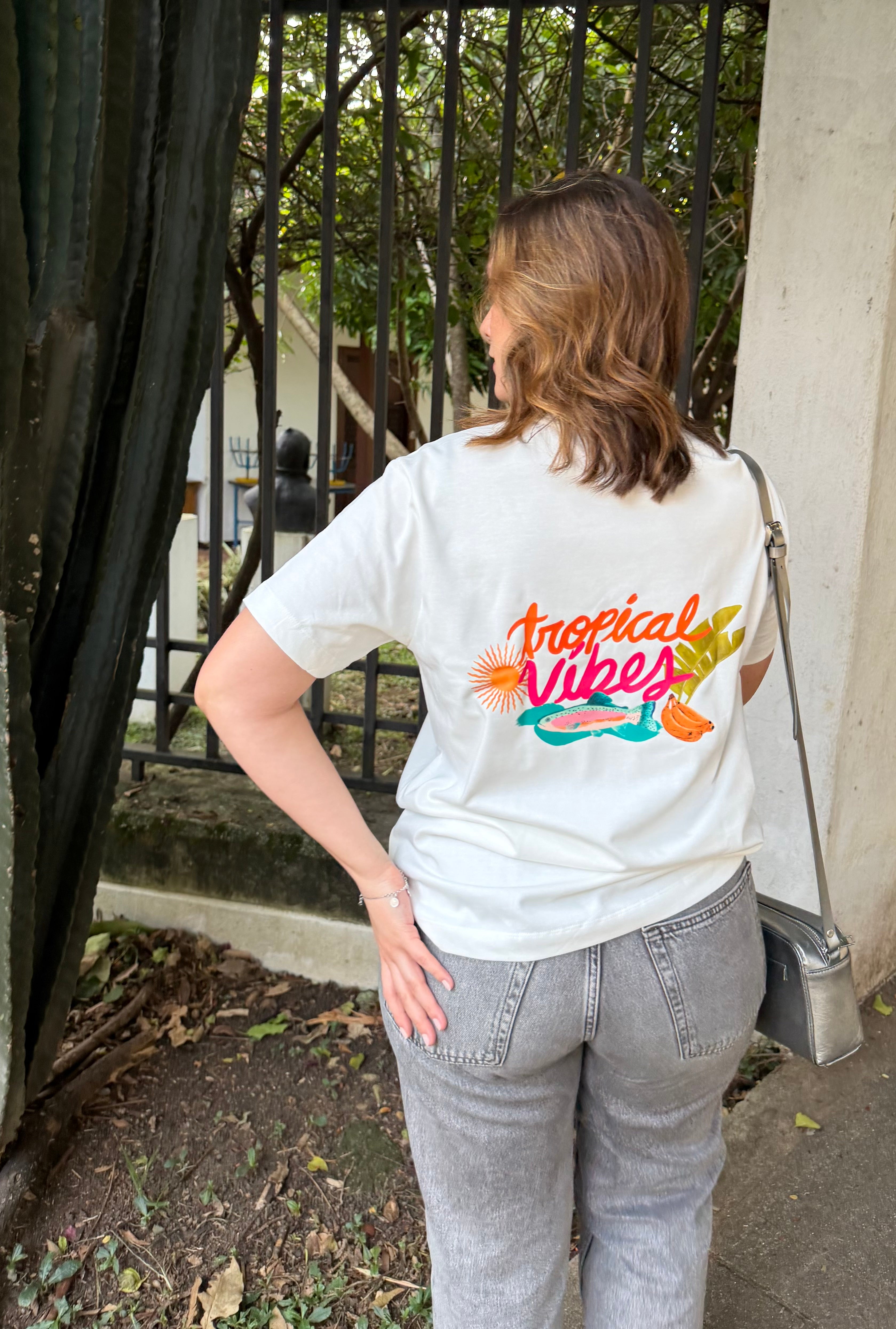 Camiseta Tropical Vibes