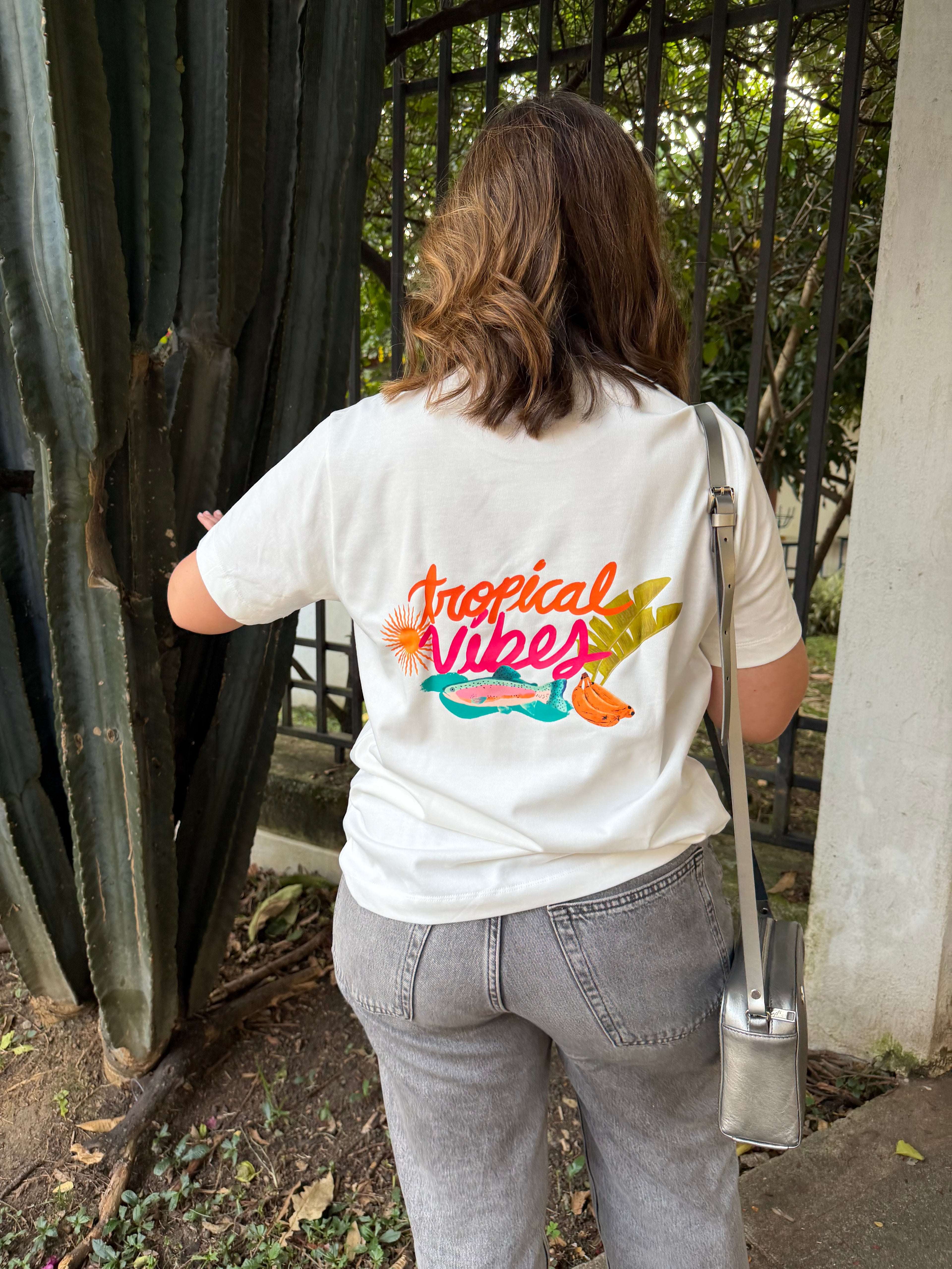 Camiseta Tropical Vibes